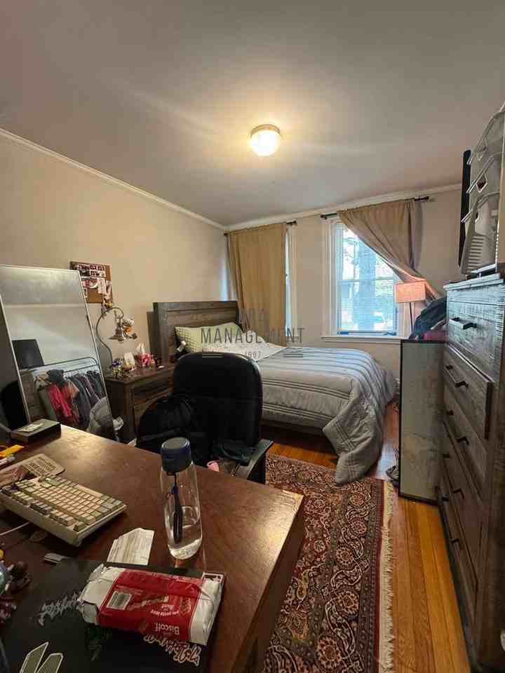 98 Strathmore Rd #2 - Photo 6 of 26