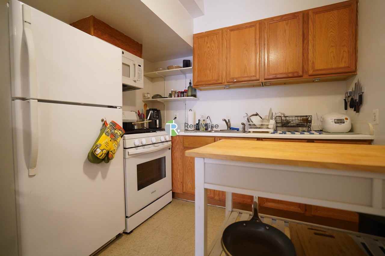 128 Fuller St #5 - Photo 6 of 18