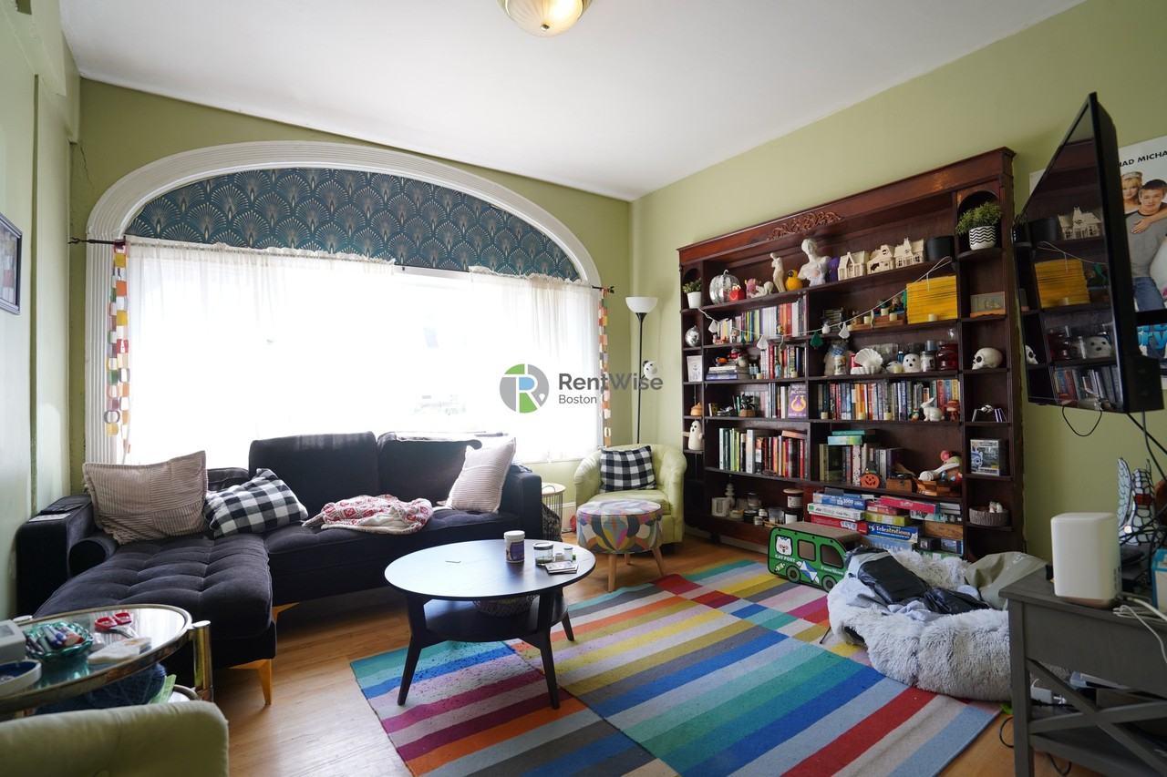 11 Vernon St #1 - Photo 2 of 21