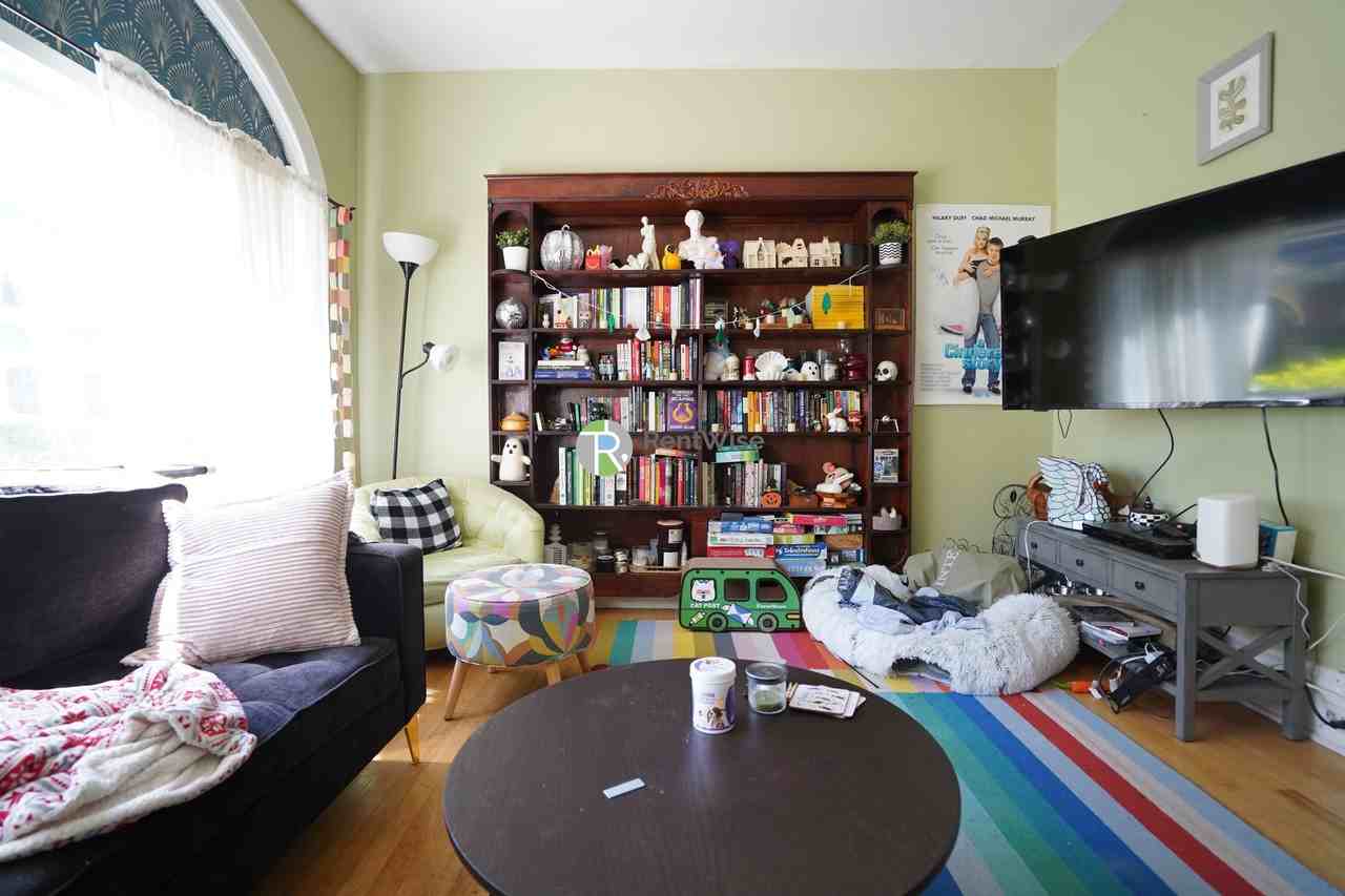 11 Vernon St #1 - Photo 3 of 21