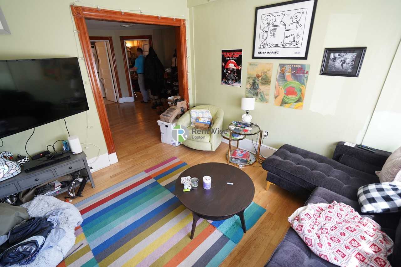 11 Vernon St #1 - Photo 4 of 21