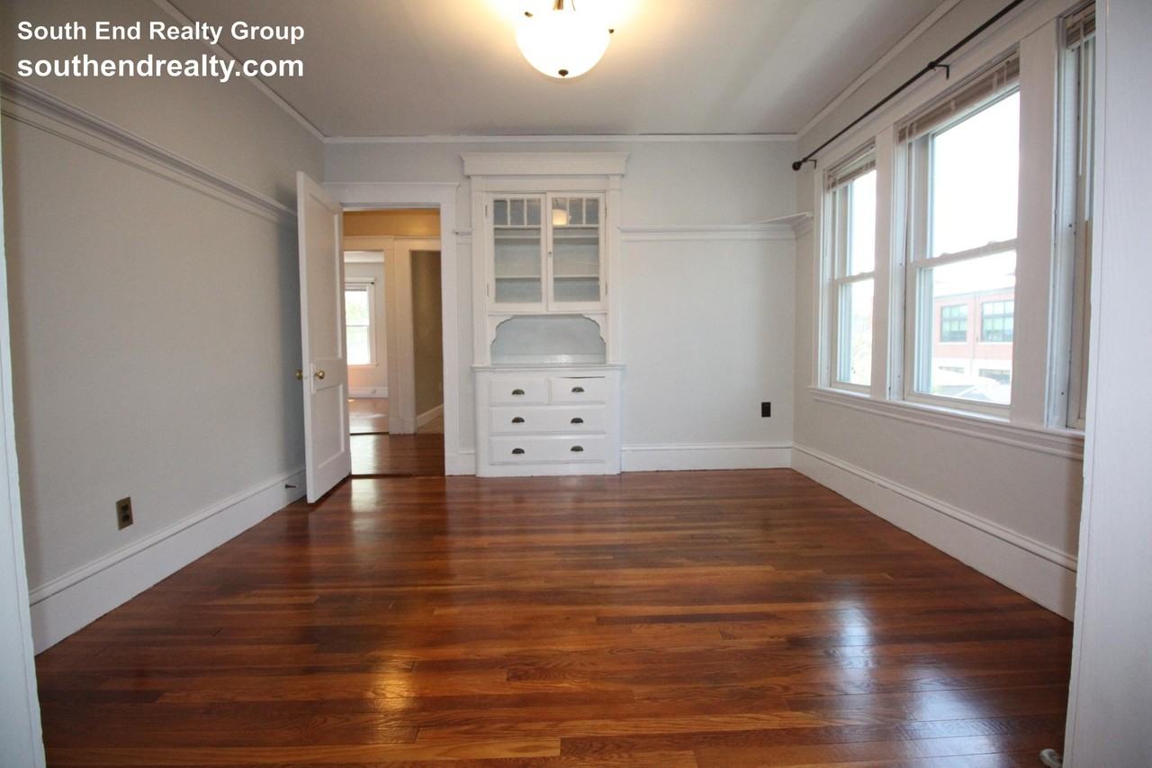 63 Foster St - Photo 2 of 33
