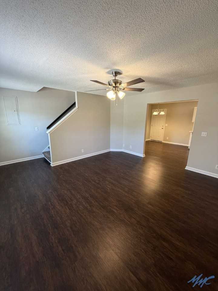 1441 Rochester Dr - Photo 2 of 25