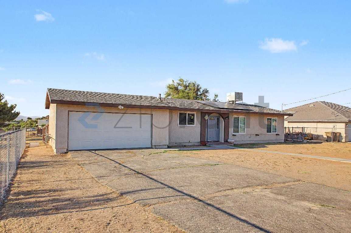 18154 Hackberry St - Photo 2 of 21