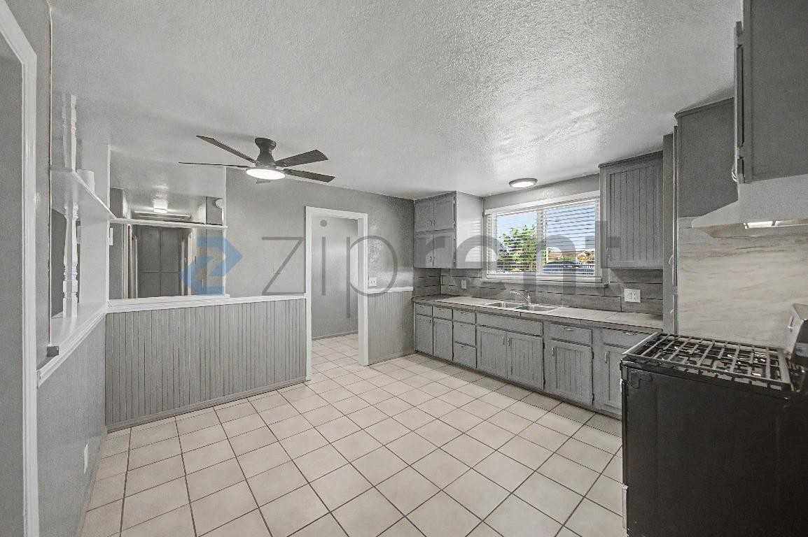 18154 Hackberry St - Photo 7 of 21