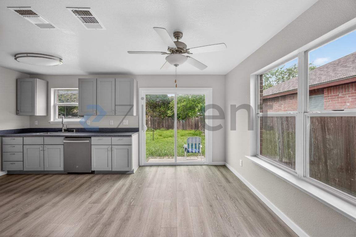 10707 Shaenview - Photo 7 of 32
