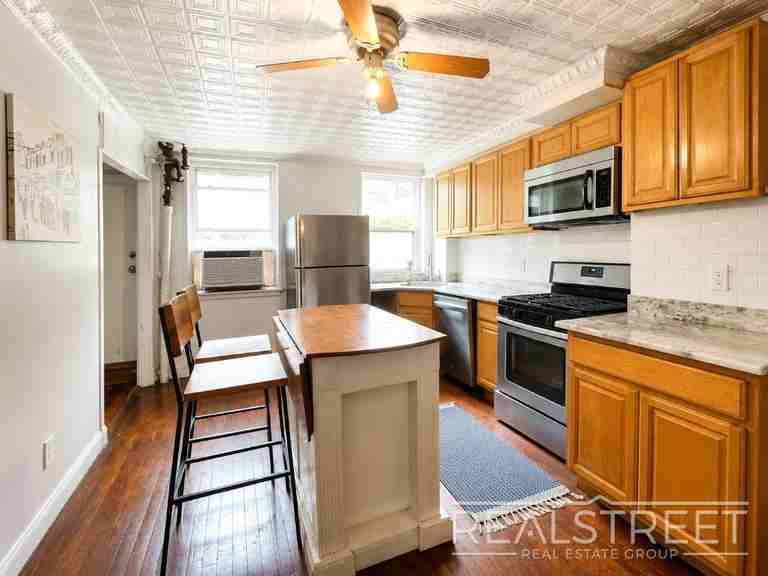 509 Hicks St #1 - Photo 5 of 14