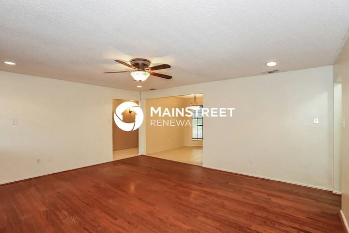 5300 Stagetrail Dr - Photo 3 of 16