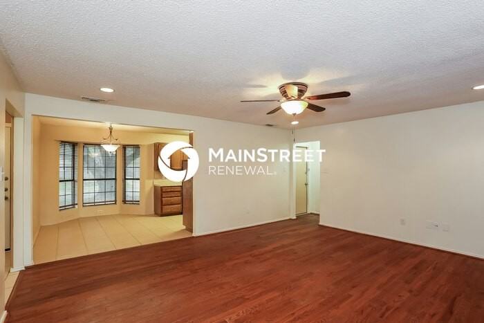 5300 Stagetrail Dr - Photo 4 of 16