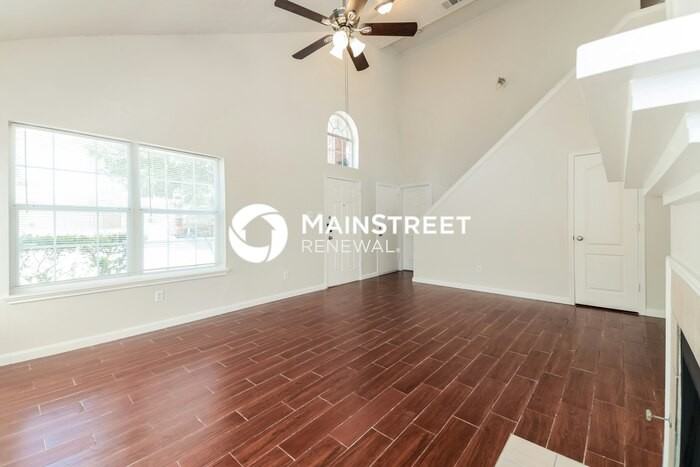 4602 Lee Hutson Ln - Photo 4 of 17