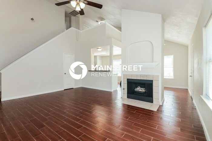 4602 Lee Hutson Ln - Photo 5 of 17