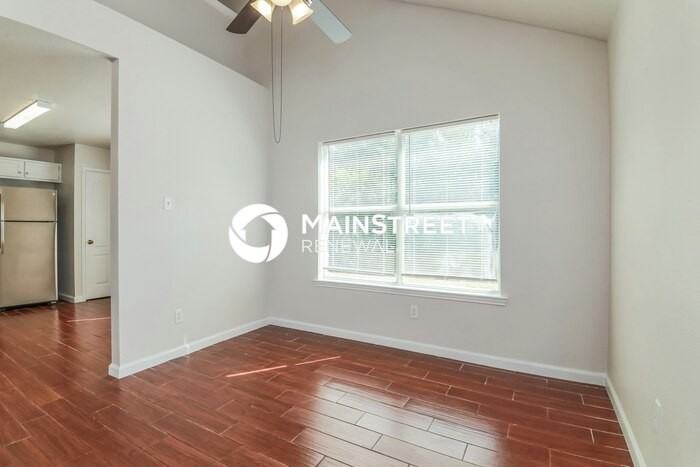 4602 Lee Hutson Ln - Photo 7 of 17