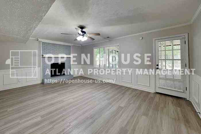 9880 Lake Forest Way - Photo 4 of 21