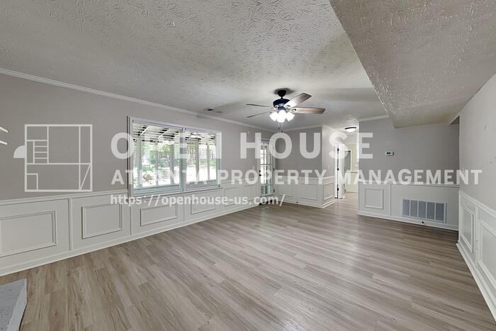 9880 Lake Forest Way - Photo 5 of 21