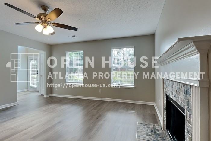 6469 Lester Ln - Photo 4 of 21
