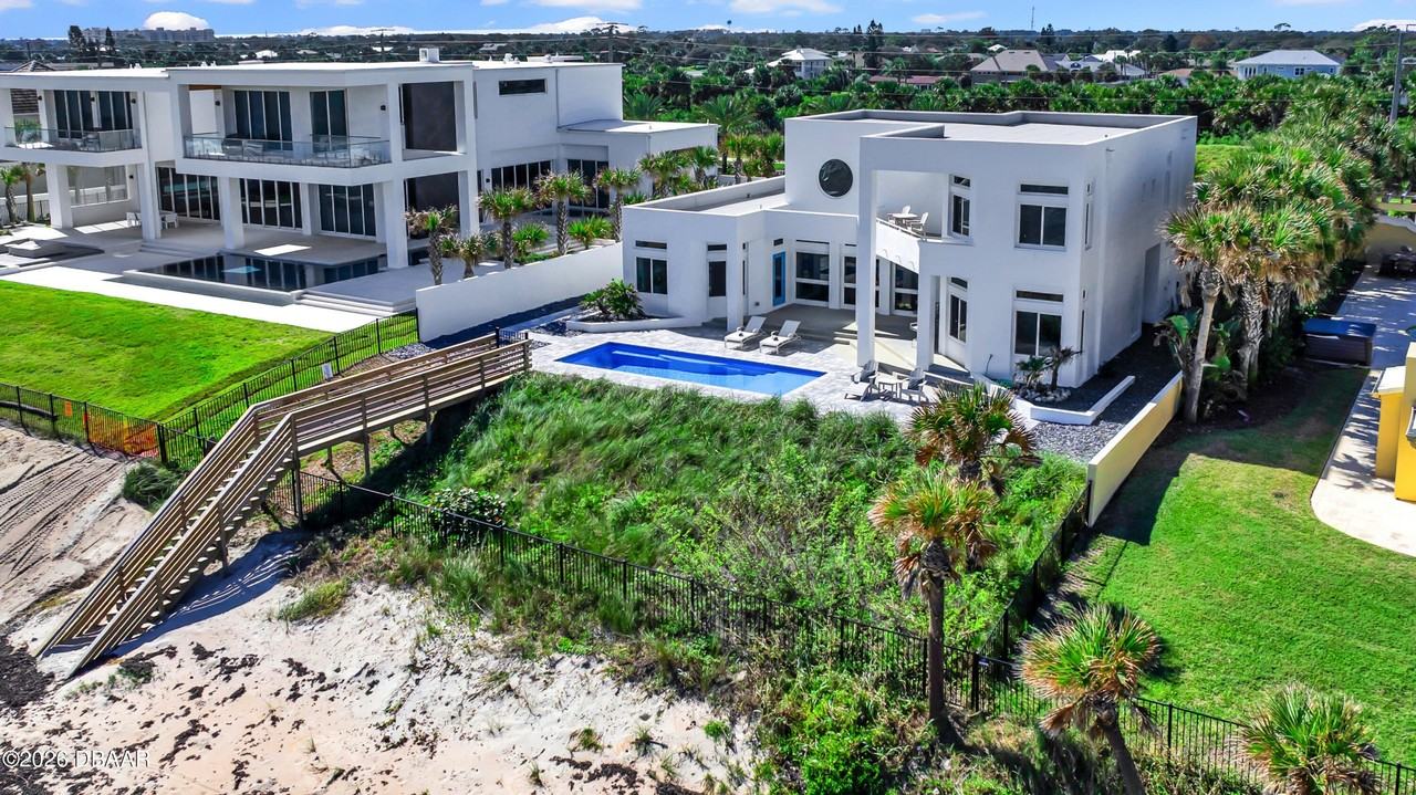 435 Ocean Shore Blvd - Photo 3 of 50