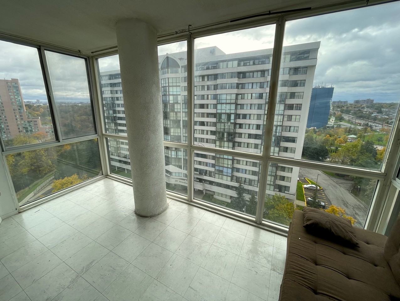 10 Markbrook Lane - Photo 3 of 10