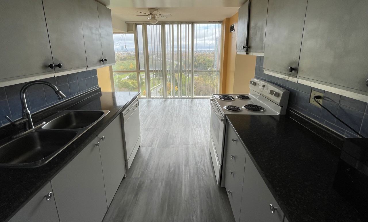 10 Markbrook Lane - Photo 4 of 10