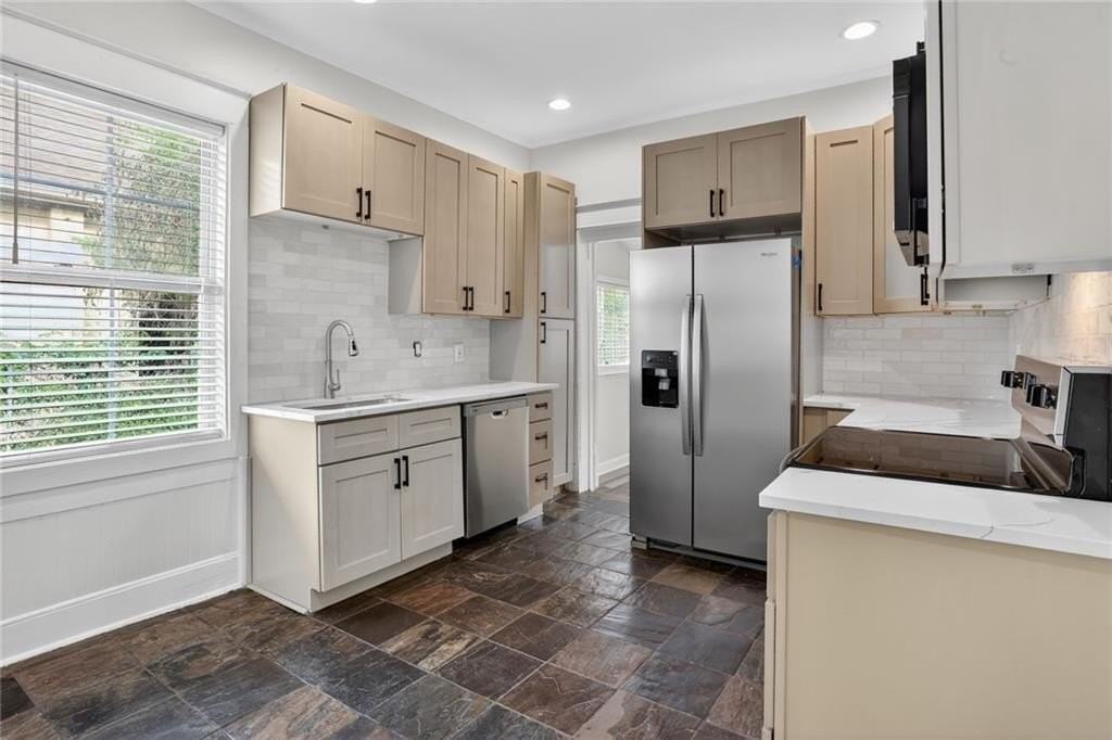 585 Jones Ave Nw - Photo 7 of 28