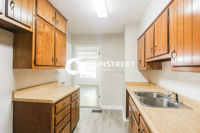 628 Buck St - Photo 5 of 16