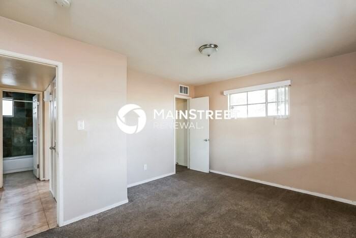 1811 W Mohave St - Photo 4 of 16