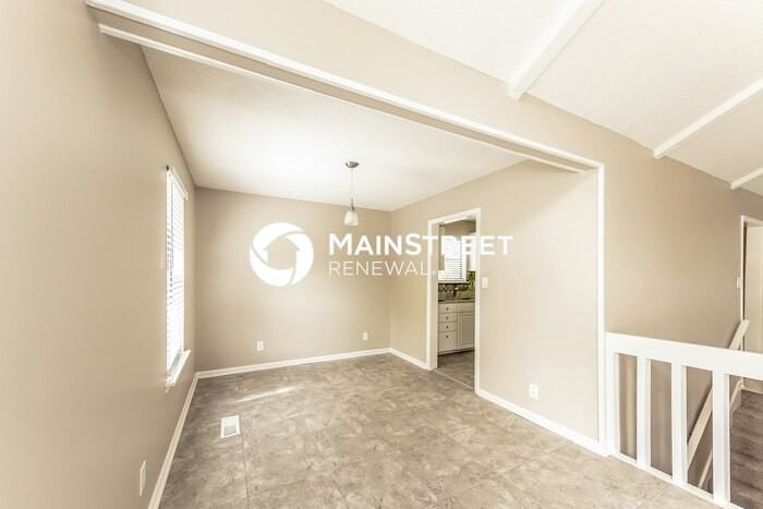 4246 Centerwood Dr - Photo 7 of 17