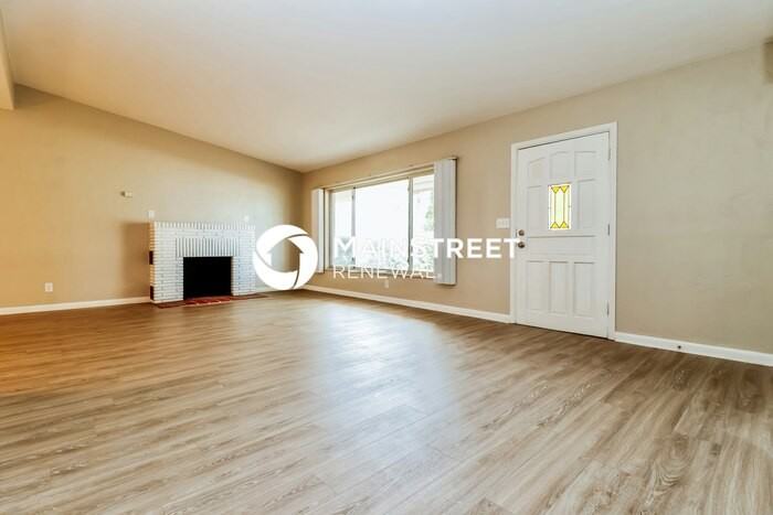 9924 109th St - Photo 3 of 16