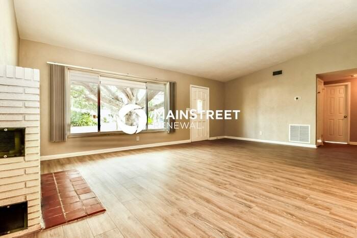 9924 109th St - Photo 4 of 16
