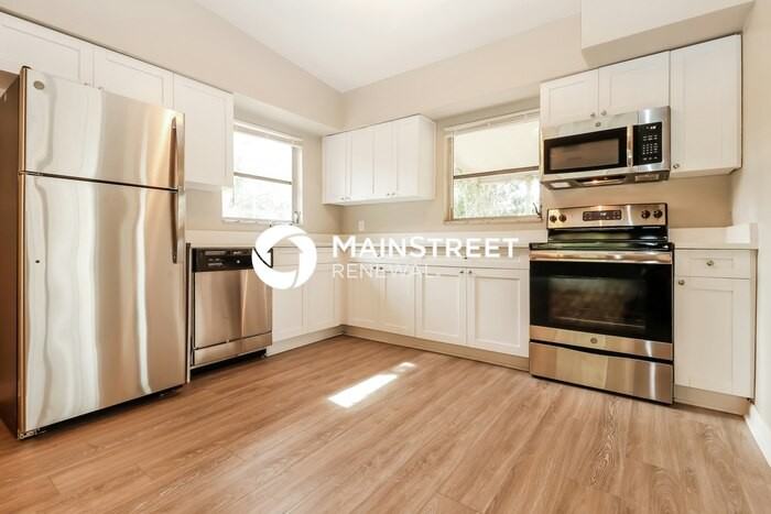 9924 109th St - Photo 7 of 16