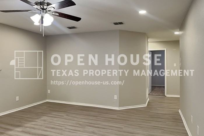 1437 Sun Breeze Dr - Photo 5 of 20