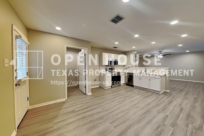 1437 Sun Breeze Dr - Photo 6 of 20