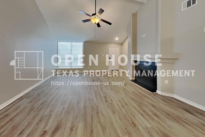 8018 Blackfin Dr - Photo 4 of 20