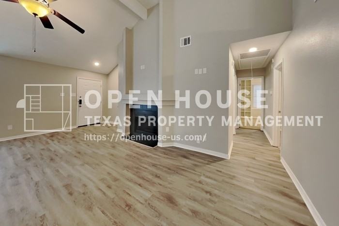 8018 Blackfin Dr - Photo 7 of 20