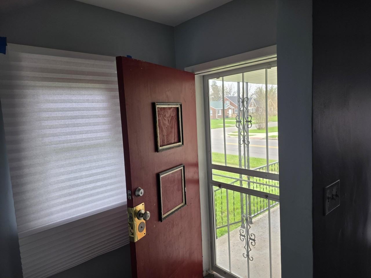12840 Kilbourne St - Photo 4 of 19