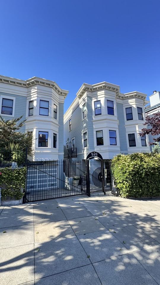 926 Grove St #2