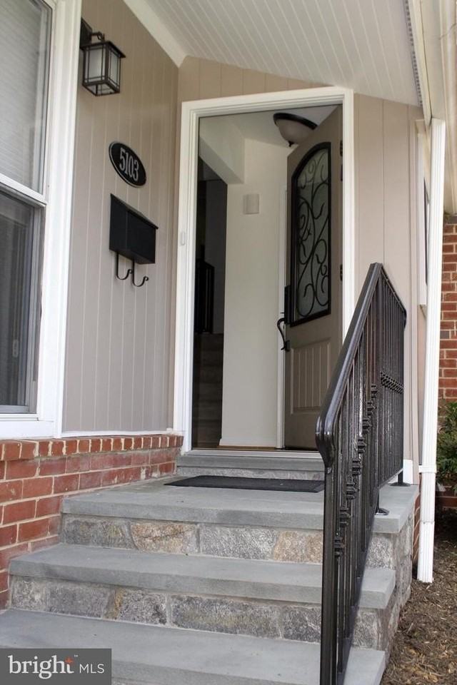 5103 Danbury Rd - Photo 2 of 25