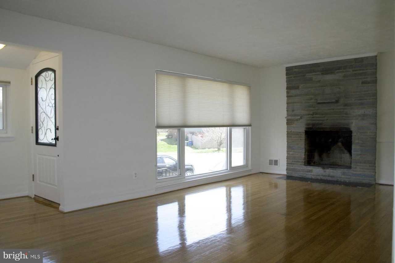 5103 Danbury Rd - Photo 3 of 25