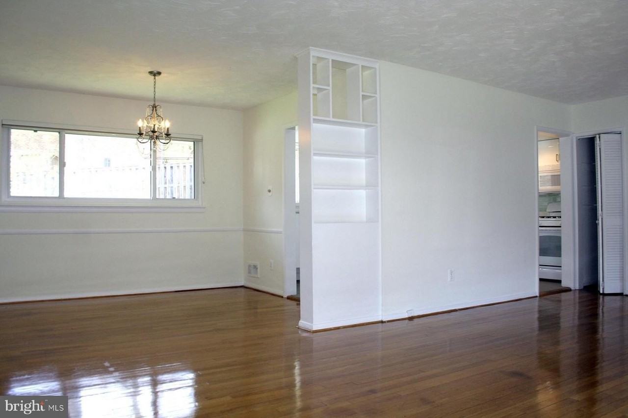5103 Danbury Rd - Photo 5 of 25