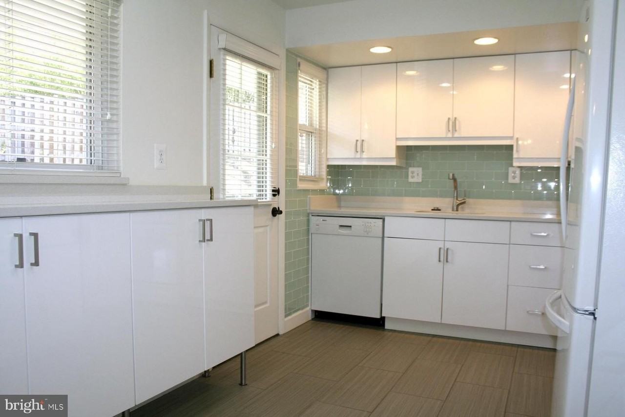 5103 Danbury Rd - Photo 7 of 25