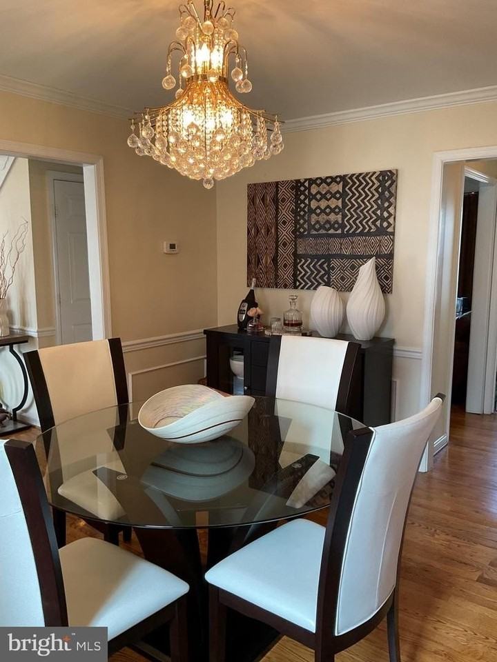 1501 Silverado Ct - Photo 3 of 30