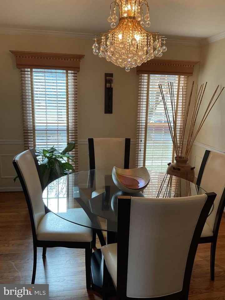 1501 Silverado Ct - Photo 4 of 30