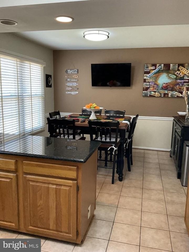 1501 Silverado Ct - Photo 5 of 30
