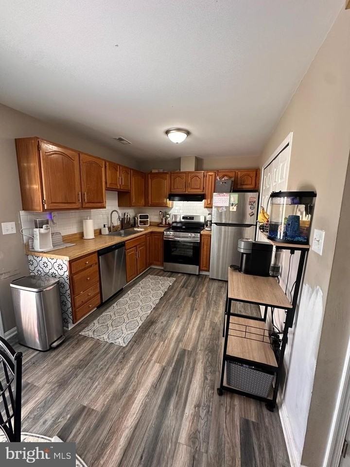1501 Silverado Ct - Photo 7 of 30