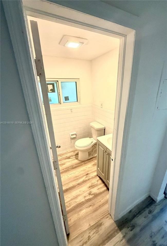 151 Nw 17th Pl #3 - Photo 3 of 12