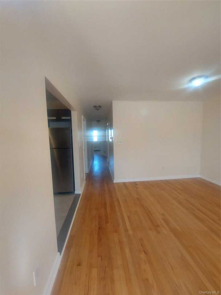 1123 Schenectady Ave - Photo 6 of 13