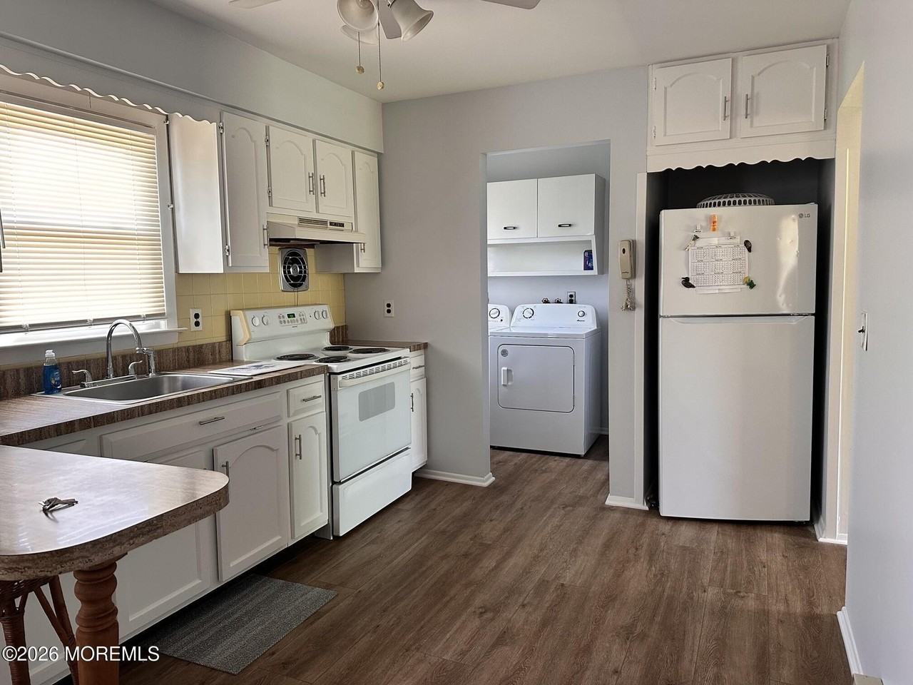 26 Browning Ave - Photo 2 of 14