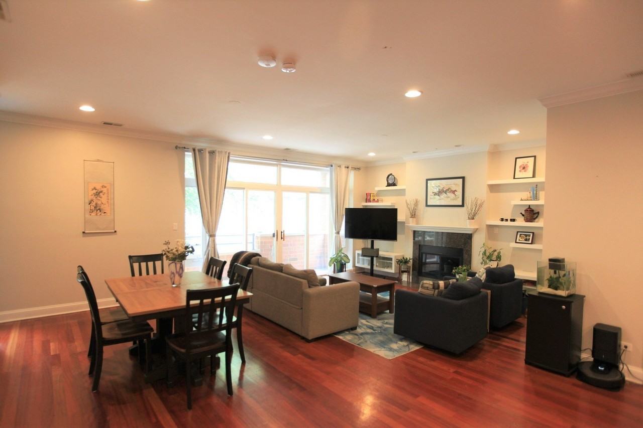 2424 N Southport Ave #B - Photo 2 of 21