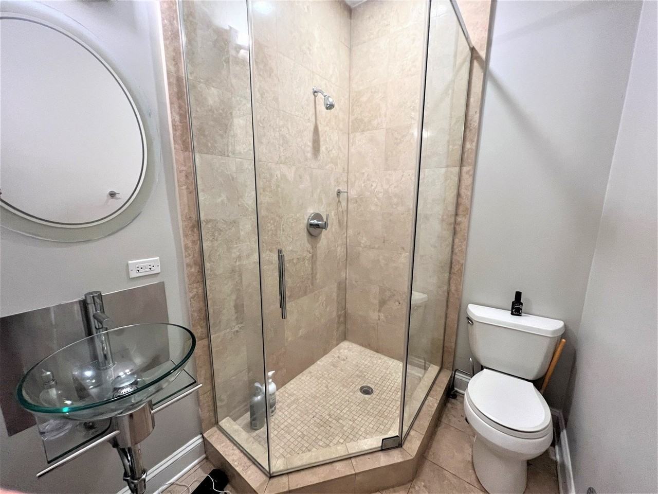 2424 N Southport Ave #B - Photo 6 of 21
