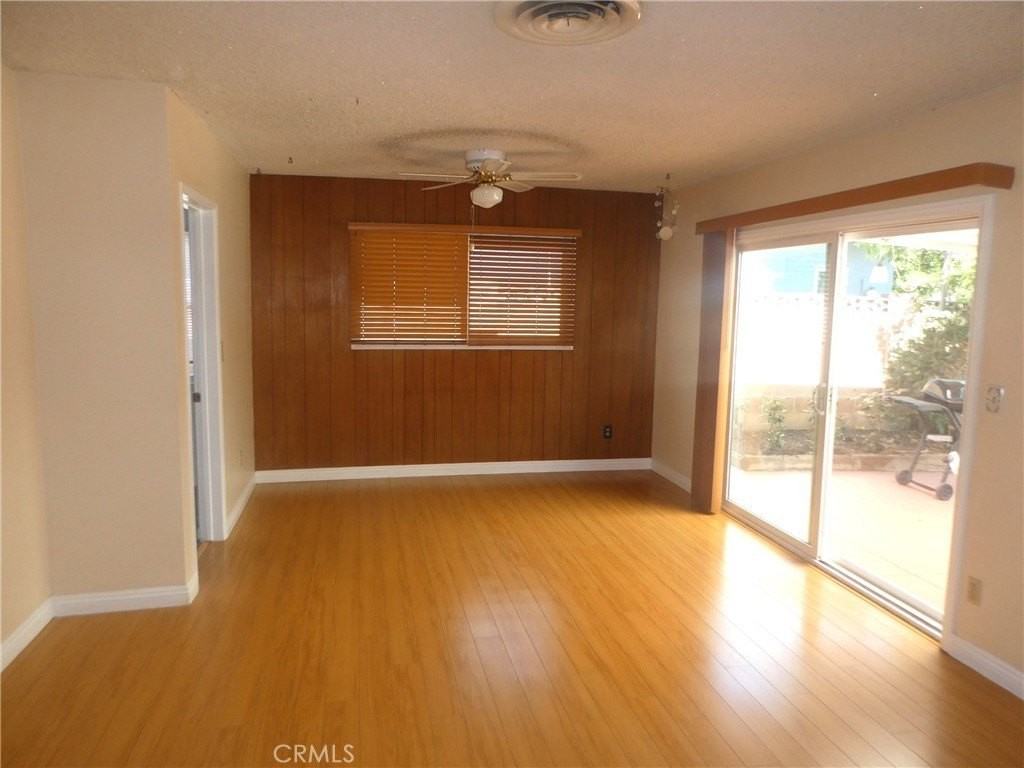 8208 Kentland Ave - Photo 3 of 25