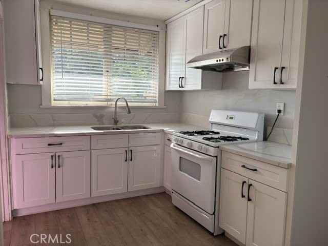 119 Acacia Ave - Photo 3 of 5